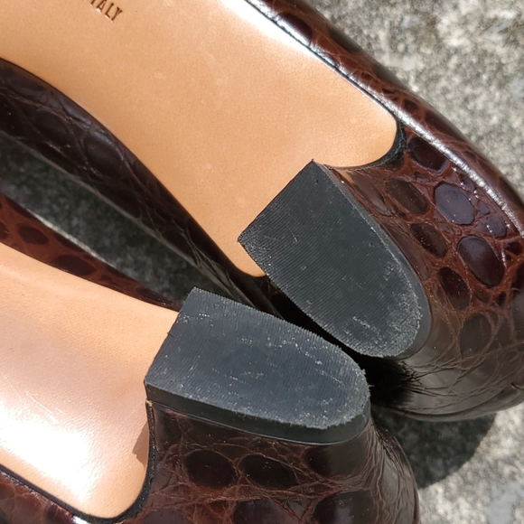 Salvatore Ferragamo Brown Heels. Runs small - Picture 9 of 10